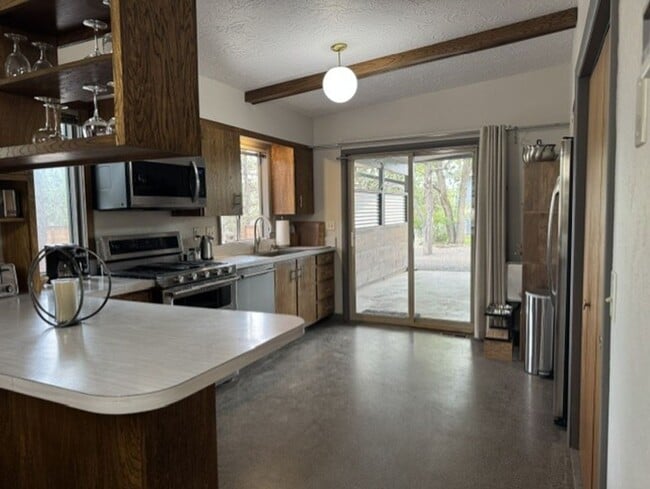 Photo - Fantastic location just steps from the Deschutes River and 1st St Rapids Park