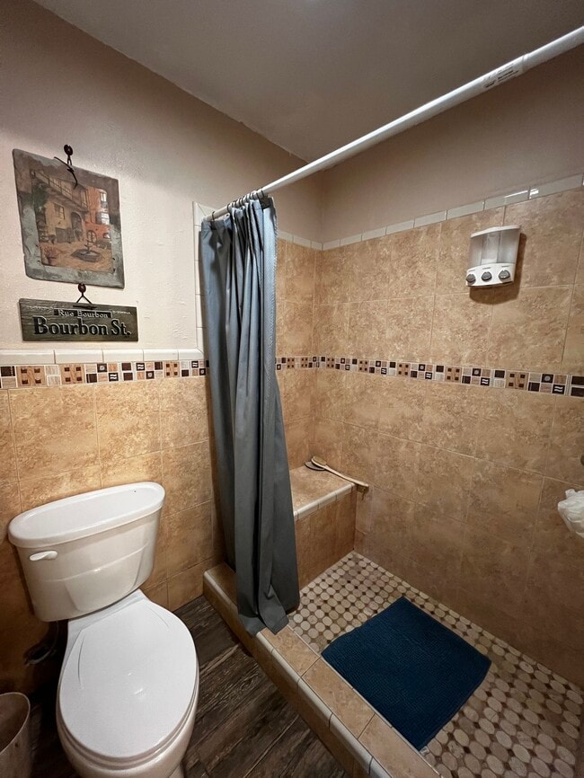 Photo - 603 Continental Dr