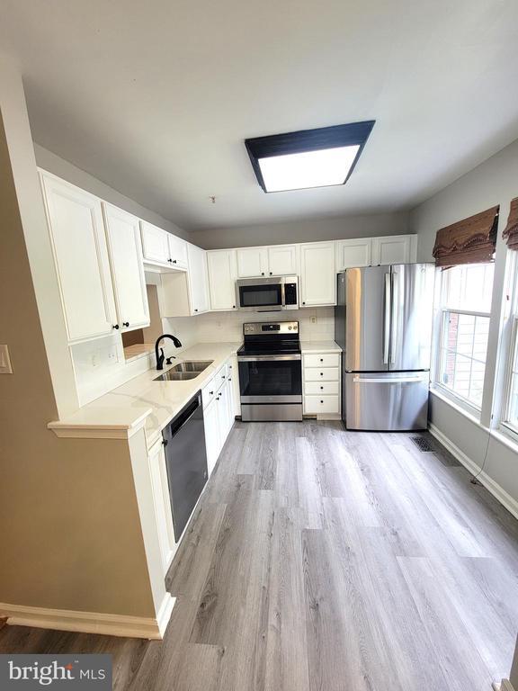 Photo - 8702 Castlerock Ct