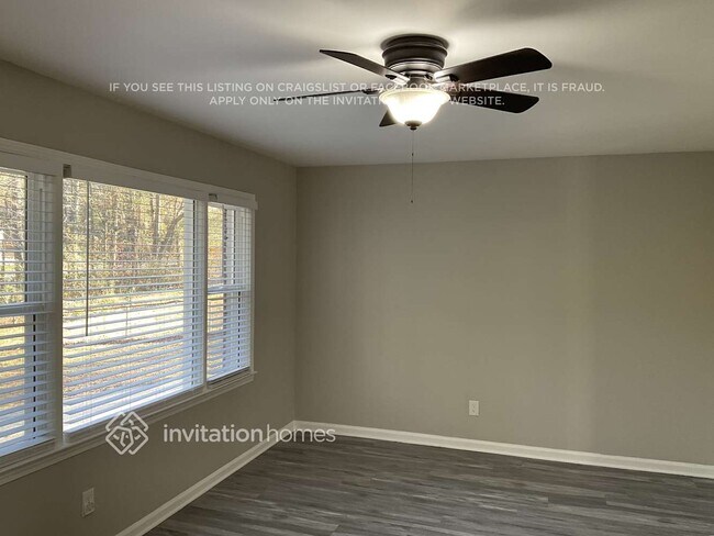 Photo - 3558 Pine Needle Dr SW