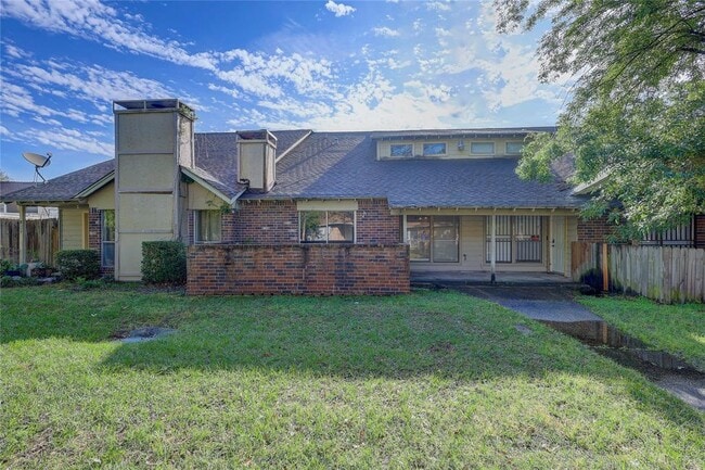 Photo - 5722 Easthampton Dr Unit B