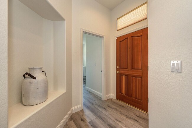 Photo - 5537 Cabrillo Way