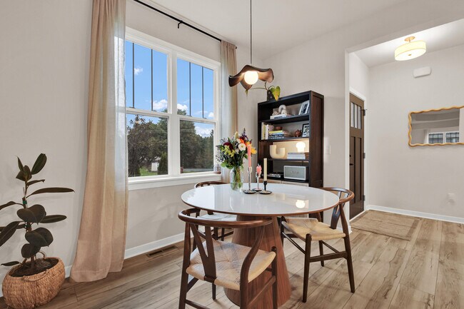 Photo - W204N1763 Laurel Pl