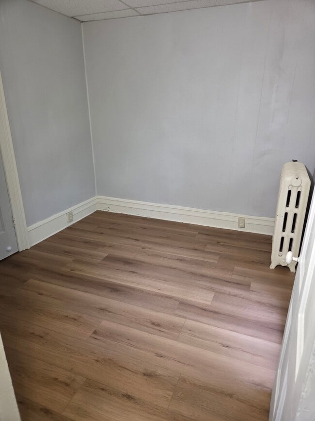 328 E 4th St Unit 3