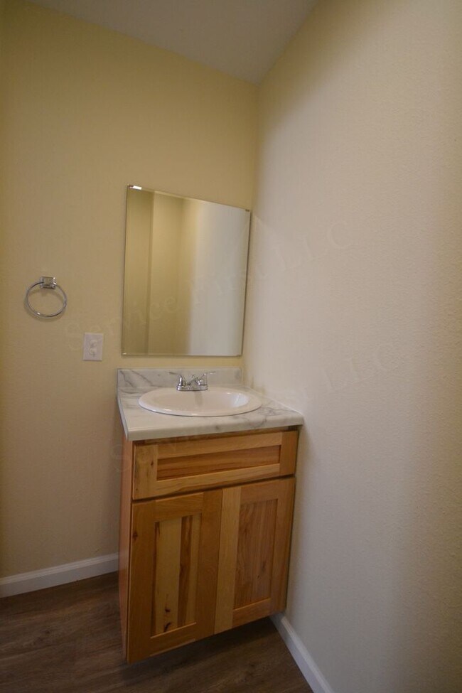 Photo - 3 Bed 1.5 Bath Duplex