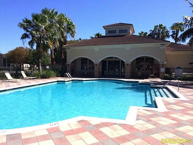 Photo - 2541 Centergate Dr