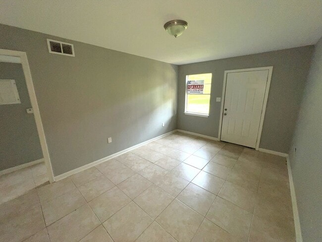 Photo - 5159 Baker Blvd Unit B