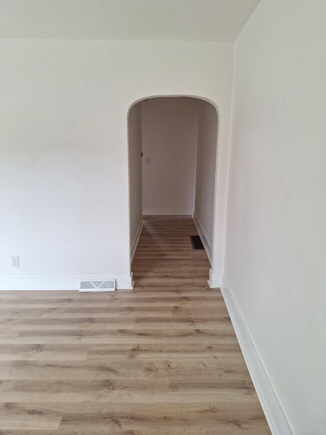 Photo - 123-125-125 E 2nd St Unit 123 E 2nd St.