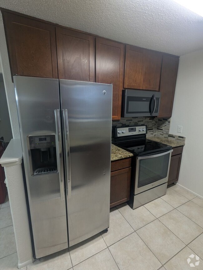 Building Photo - Kearney Street Apts. Unit B
