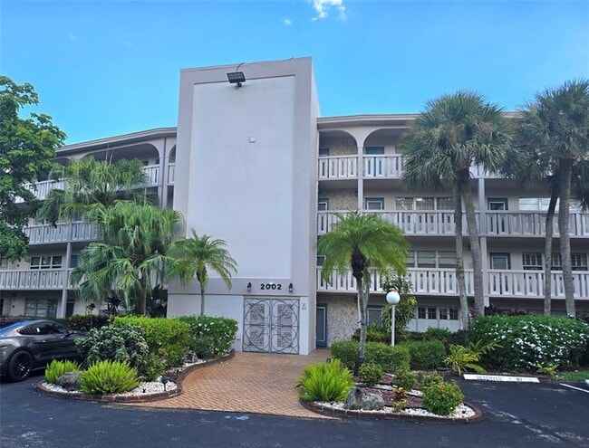 Building Photo - 2002 Granada Dr Unit K3 Rental