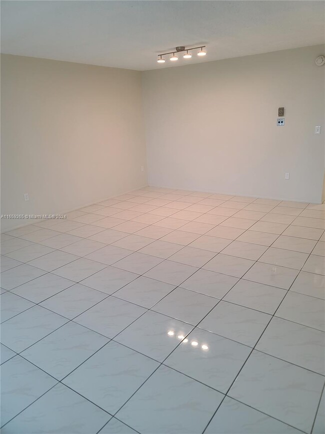 Photo - 5750 Collins Ave Unit C