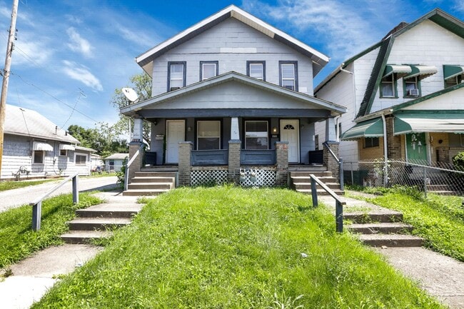 Building Photo - 498-500-500 N Champion Ave Unit 498 Rental