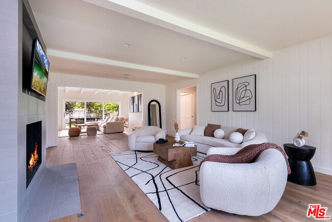 Photo - 527 S Bentley Ave