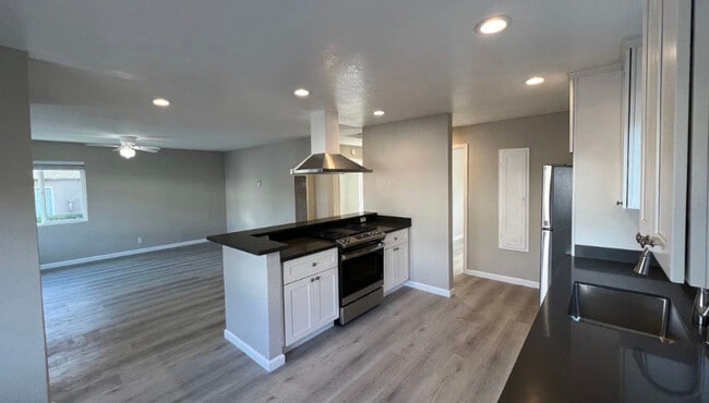 Photo - 808 Adams St