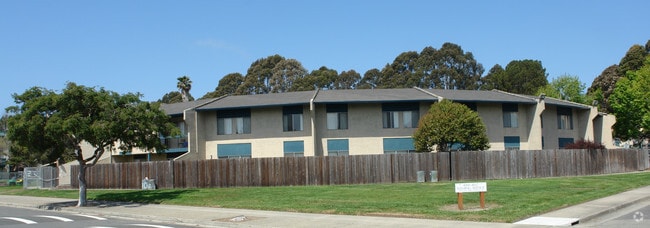 Photo - Crescent Park Apartments