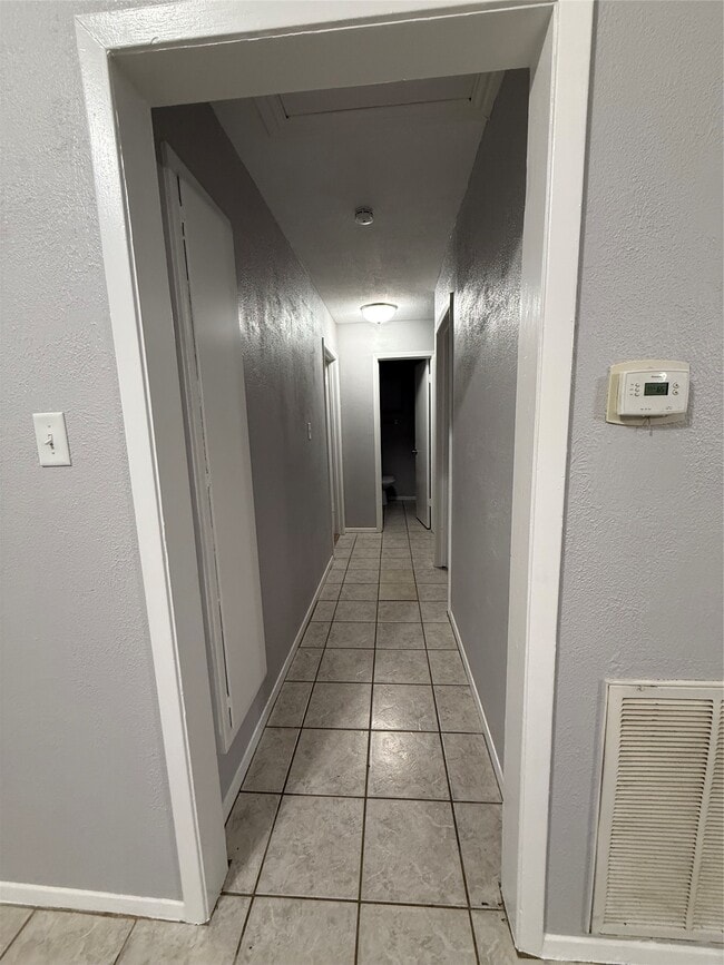 Photo - 5519 Mendota Ln