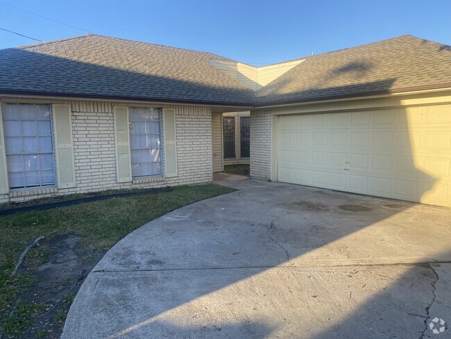 Building Photo - 1841 Meeker Loop Rental