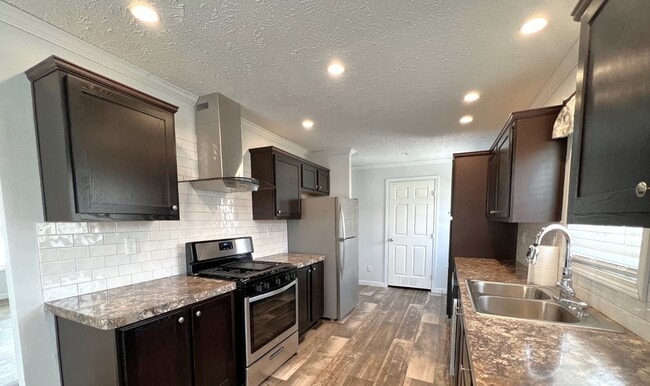 Building Photo - 10611 Lyons Ct Rental