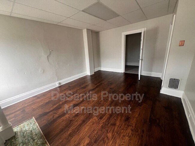 Photo - 42 Van Braam St Unit 2