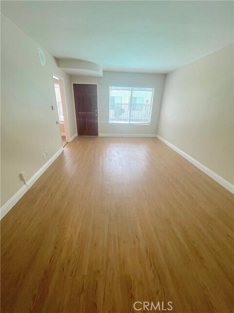 Photo - 2115 Placentia Ave Unidad 14