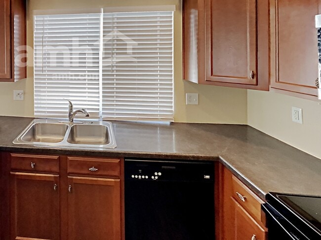 Photo - 4659 N Argonne St