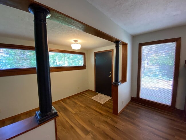 Photo - 3920 SW Wilbard St