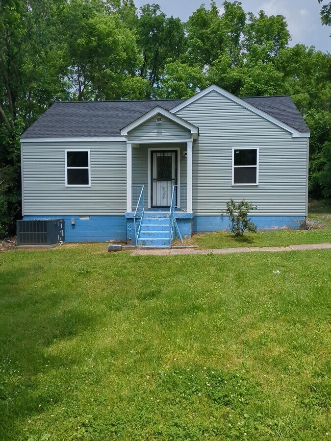 Photo - 1228 Coarsey Dr House
