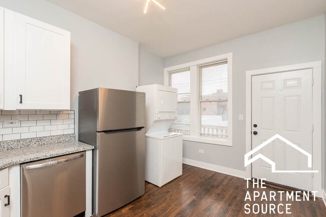 Photo - 1918 N Wilmot Ave Unit 3R