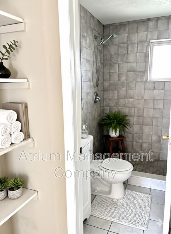 Photo - 5 Circle Ave