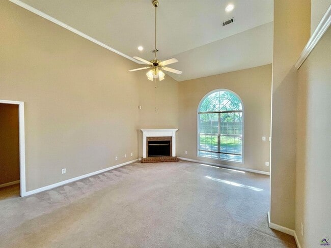 Photo - 103 Oros Point