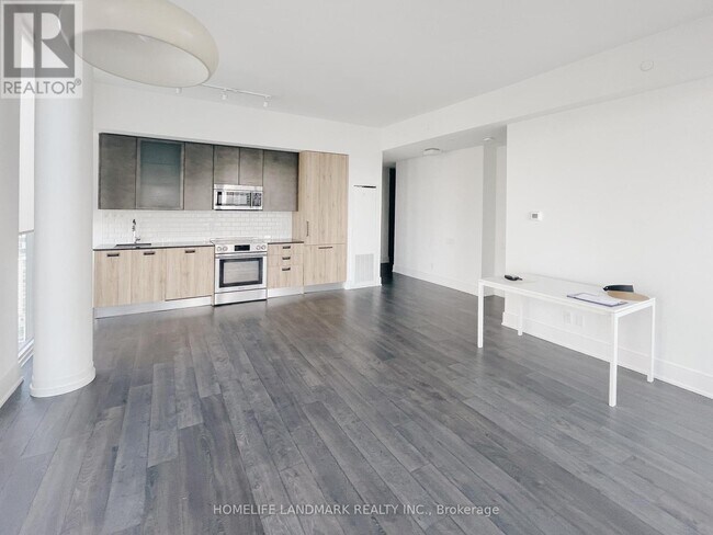 Photo - 28 Wellesley St E Unit Lph3605