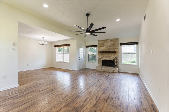 Photo - 431 Topsail Way