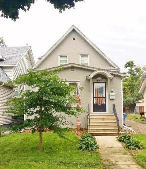 Photo - 951 18th Ave SE