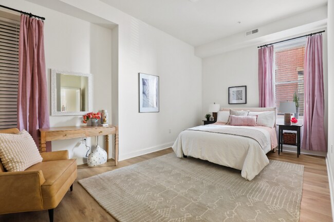 Photo - 2201 Brookfield Ave Unit 202
