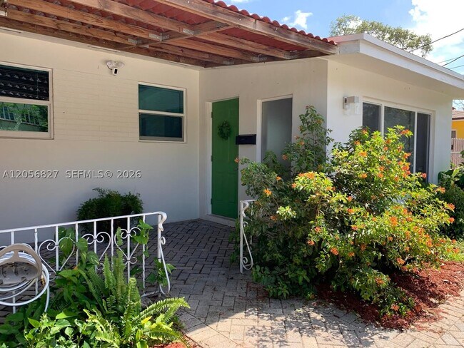 Photo - 35 SW 8th St Unit 1