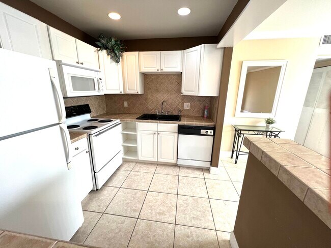 Photo - 322 Seville Terrace