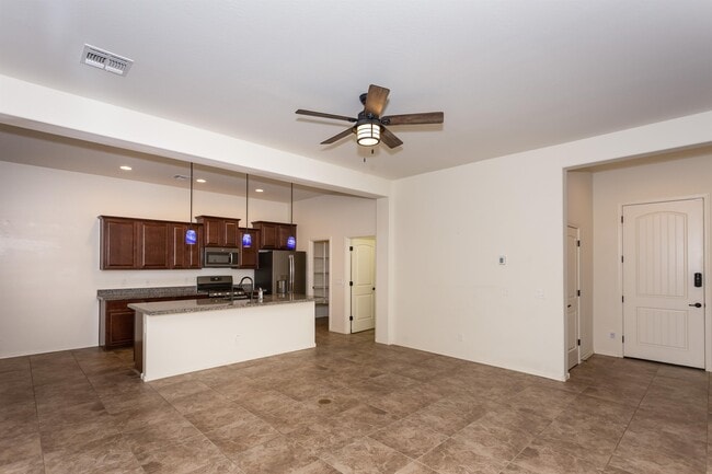 Photo - 926 N Gomez St