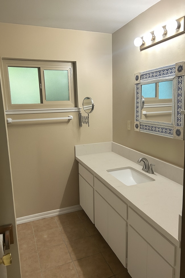 Photo - 4439 Myrtle Ave