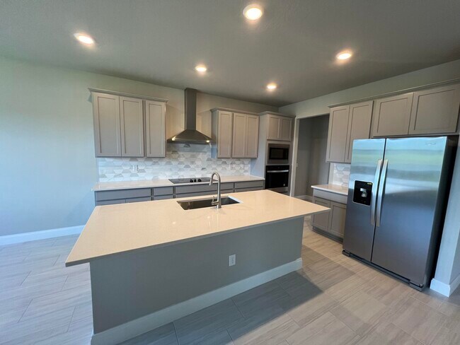 Photo - 6313 Cloverdale Ave