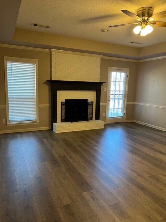 Photo - 290 Rose Trellis Rd