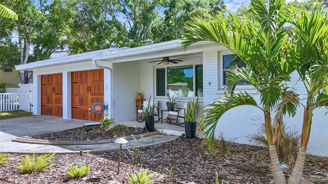 Photo - 101 N Mercury Ave