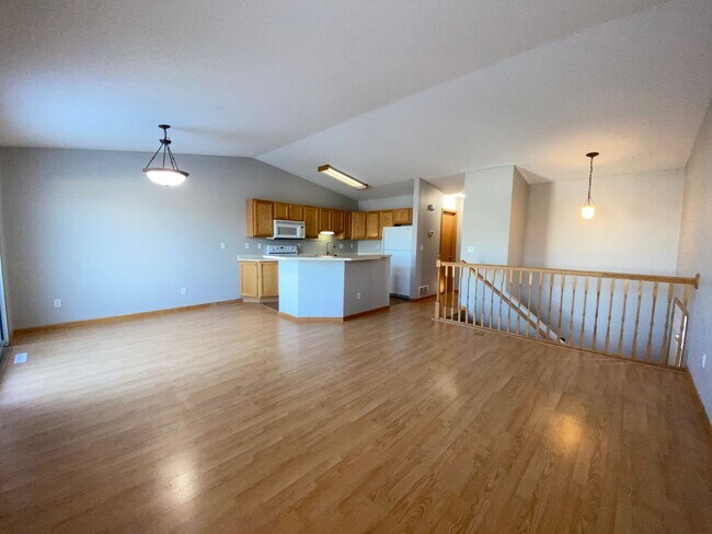 Photo - 3 Bedroom Twinhome near the New Sandford Hospital!!