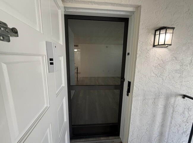 Photo - 5800 Hollywood Blvd Unit 327