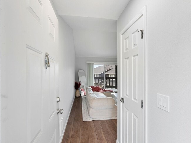 Photo - 1-bedroom, 1-bath condo in the heart of Murrayhill Unit N5