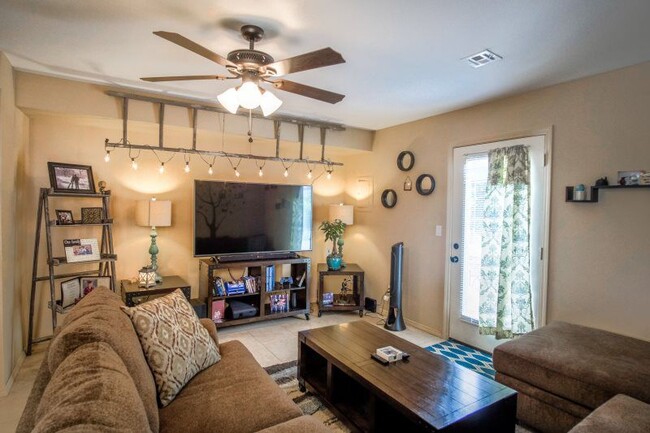 Photo - 2950 Mc Clelland Blvd Townhome
