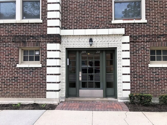 Photo - 209 Chicago Ave Condo Unit 1