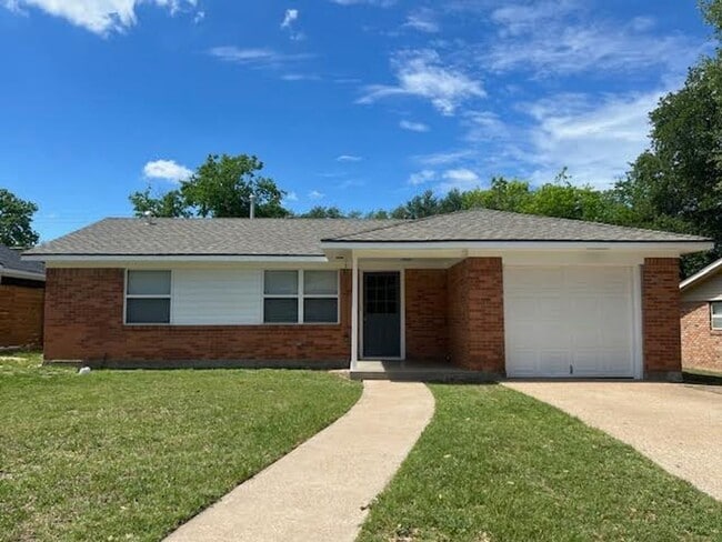 Building Photo - 1212 La Porte Dr