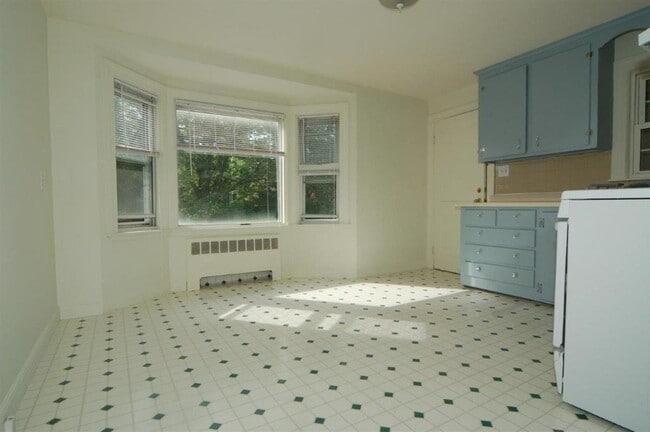 Photo - 122 Warren St Unit 1