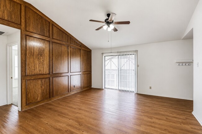 Photo - 1140 Jameson St