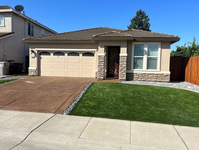 Beautiful 3 Bedroom 2 Bath Home Available ... - Beautiful 3 Bedroom 2 Bath Home Available ...